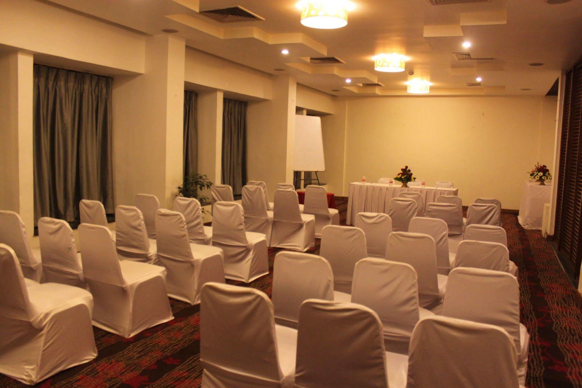 פאטנה Hotel Maurya Patna מראה חיצוני תמונה