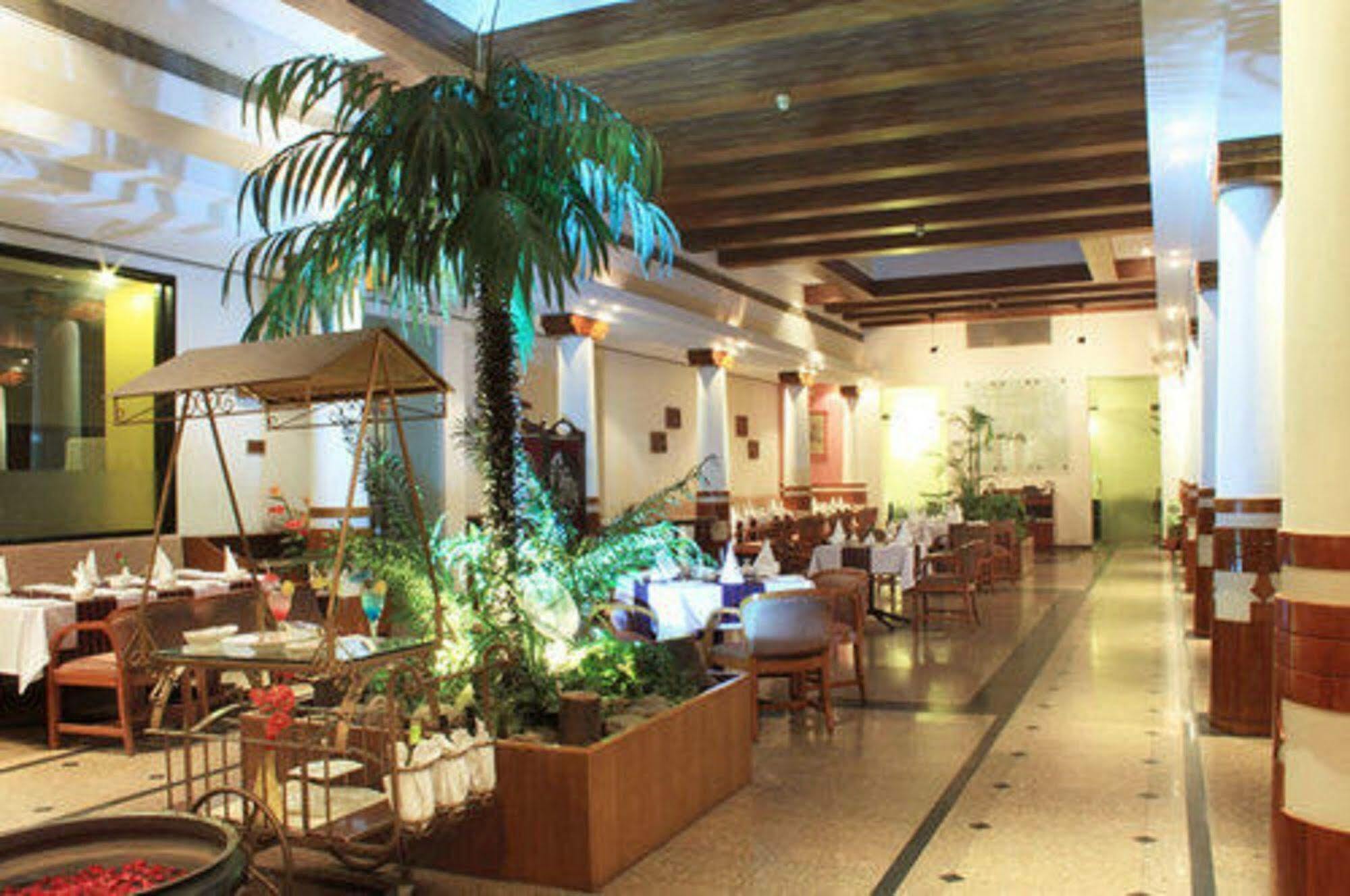 פאטנה Hotel Maurya Patna מראה חיצוני תמונה