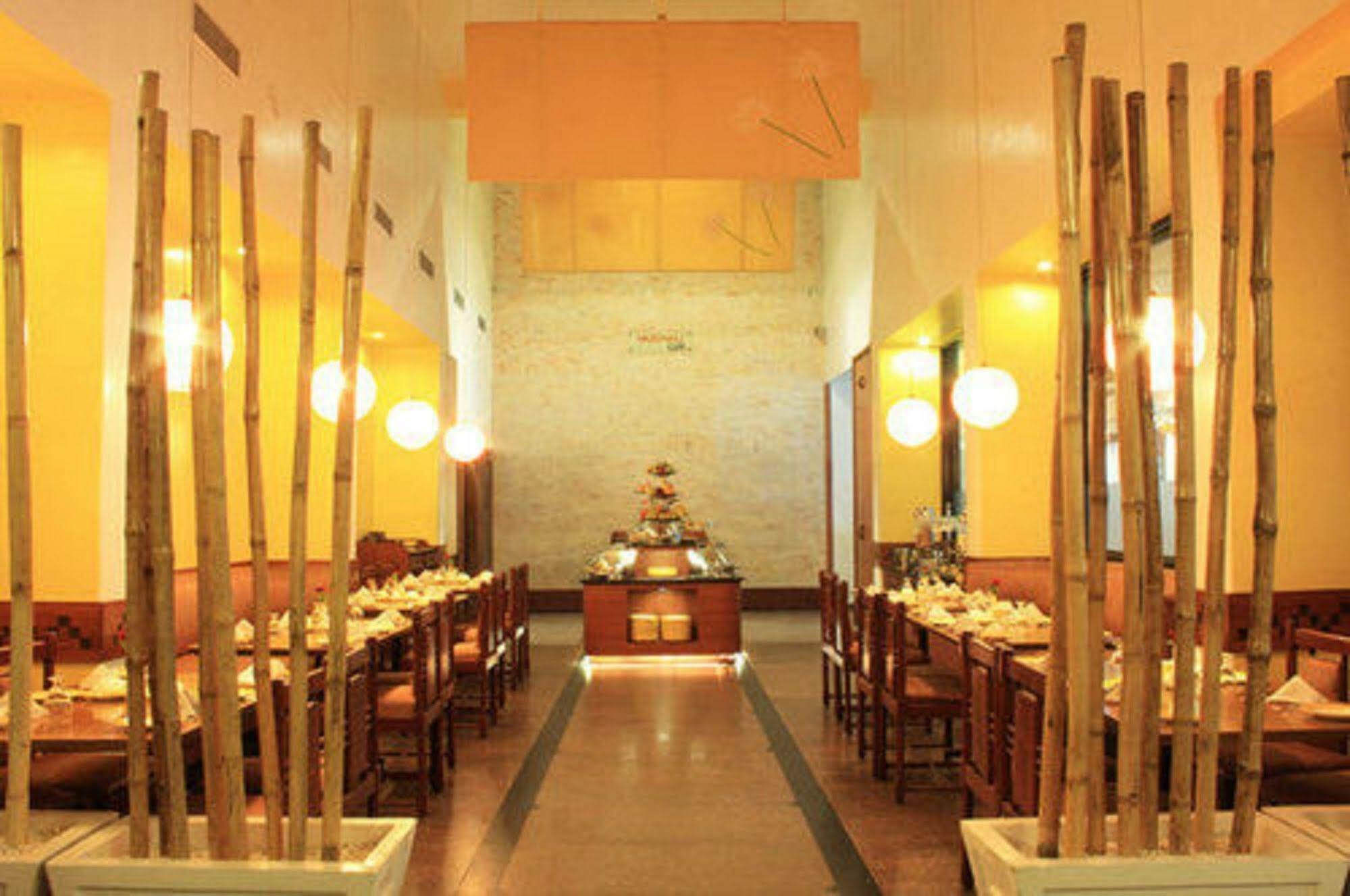 פאטנה Hotel Maurya Patna מראה חיצוני תמונה